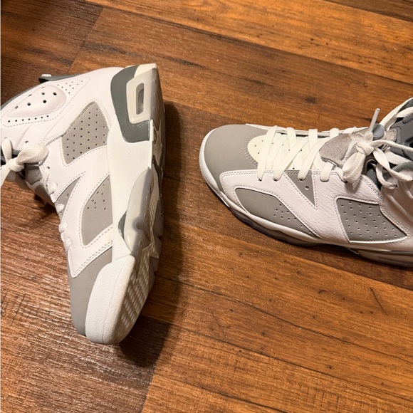 Jordan Retro 6 Gray and White - Picture 4 of 4